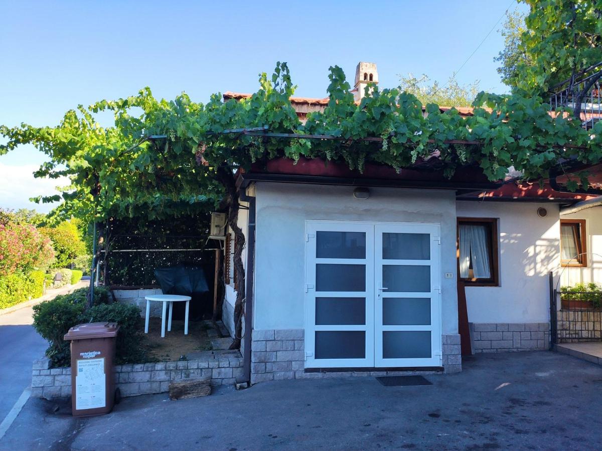 Cute Corner Apartment Копер Екстериор снимка